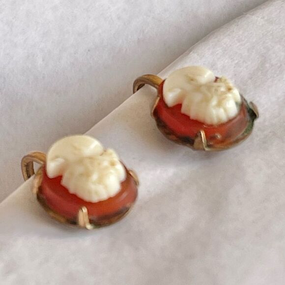 Vintage Celluloid Cameo Screw Back Copper Alloy Earrings - Picture 7 of 16
